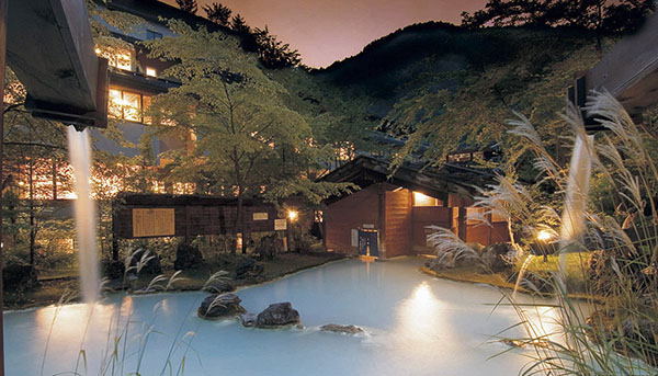 Bể tắm Onsen 